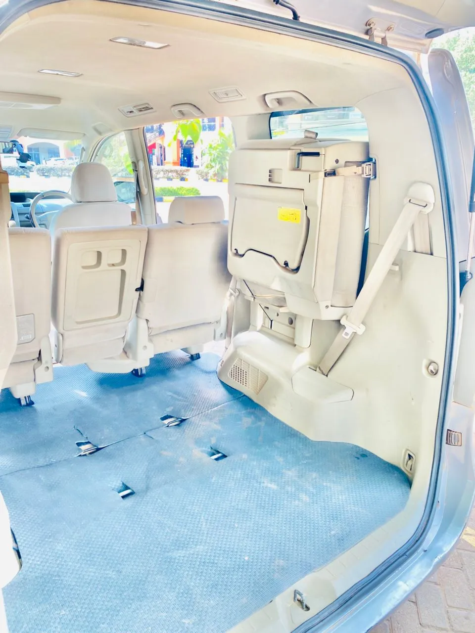 Toyota Noah, photo 5 of 8