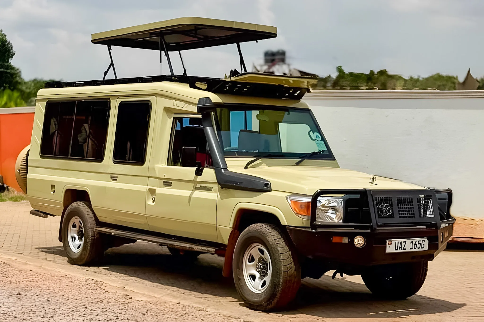 Safari Land Cruiser rental car in Uganda